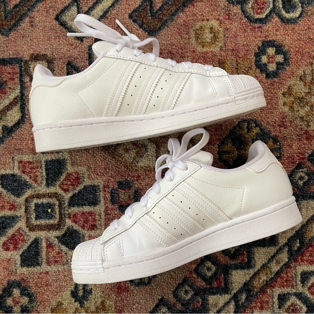 Adidas Brand Women’s Superstar Athletic Shoe White Monochrome Size 5 1/2 - Picture 3 of 6